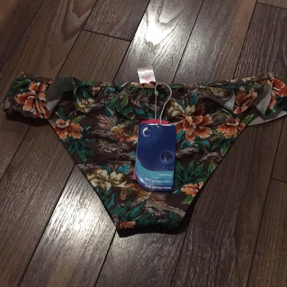 2CHILLIES St Barts Bottom Swimwear Size 10 US - Picture 5 of 5